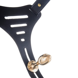 SEVANDA Female Chastity Belt - a blend of steel, leather, and zinc alloy for a premium sensual experience.