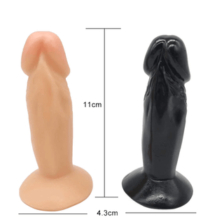 Small dildo for first-time experiences, designed for beginners with the right size and smooth silicone texture.