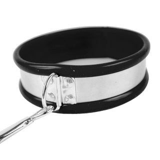 Presenting an image of the high-quality silicone and stainless steel materials used in the Erotic Bondage Locking Collar for durability and comfort.