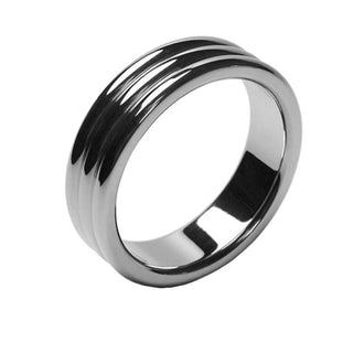 Close-up image of the durable and safe stainless steel ring with a triple-layered design