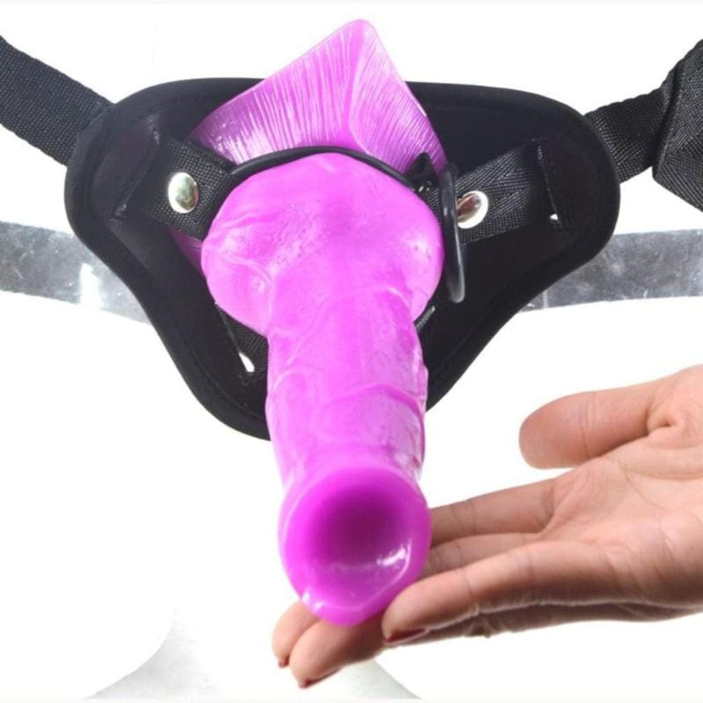 Illustration of a wolf dildo with a 2.6-inch knot for locking, strong suction cup for stability, and fully adjustable harness for comfort.