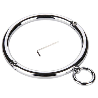 Stainless Lockable Turian Day Collar Cool Submissive with a diameter of 5.31 inches and a thickness of 0.51 inches.