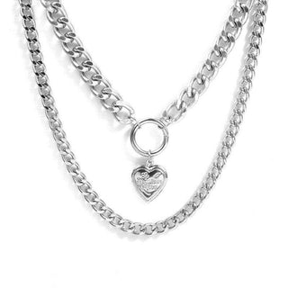 Featuring an image of the Chunky Metal Collar Necklace made from durable and hypoallergenic zinc alloy material.