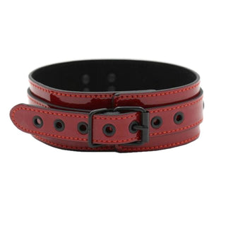 This is an image of the Well Crafted Leather BDSM Choker featuring a D-ring for versatile attachment options.