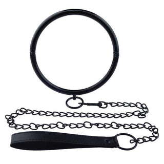 In the photograph, you can see an image of Sturdy BDSM Lockable Steel Choker in black metal and PU leather material with a lockable function for intimate experiences.