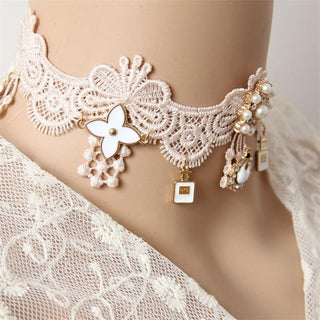 Vintage Cosplay Party Lace Collar specifications: Pink lace and zinc alloy material, 11.02 + 2.76 inches length, 1.77 inches pendant.