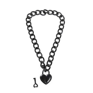 Feast your eyes on an image of Thick Chain Heart Lock Necklace symbolizing elegance and commitment.